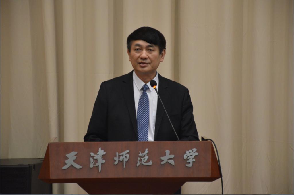 校长钟英华致辞